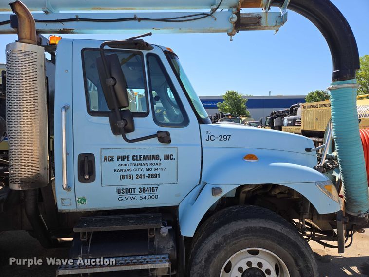 image for item EQ6996 2005 International 7500 sewer jetter truck