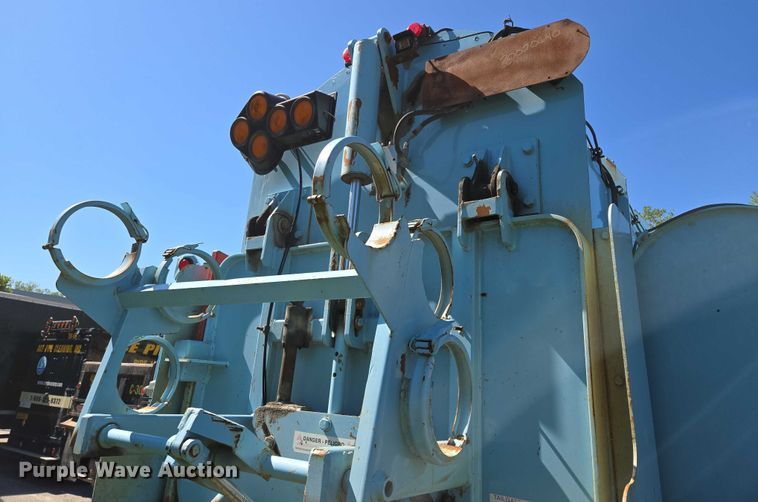 image for item EQ6996 2005 International 7500 sewer jetter truck