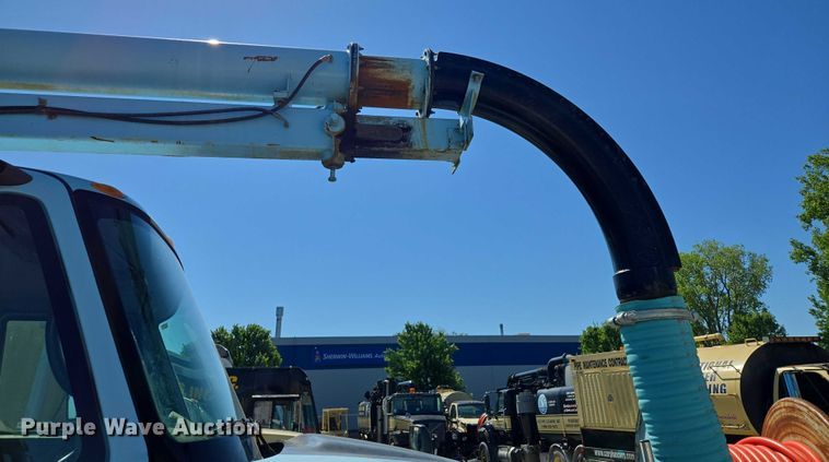 image for item EQ6996 2005 International 7500 sewer jetter truck