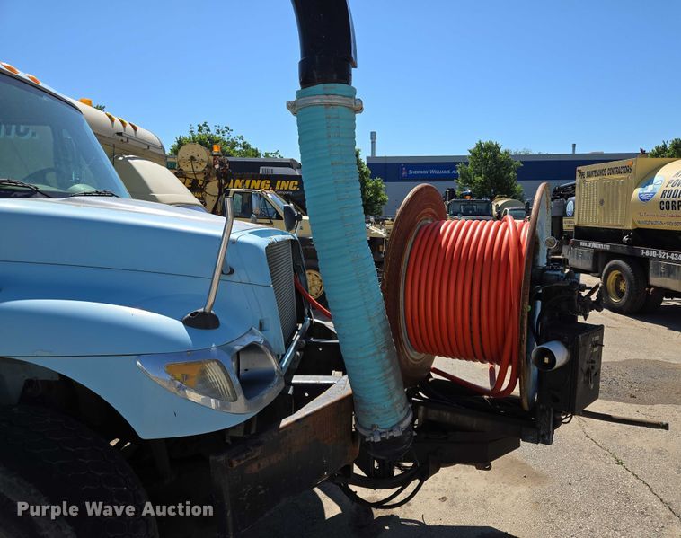 image for item EQ6996 2005 International 7500 sewer jetter truck