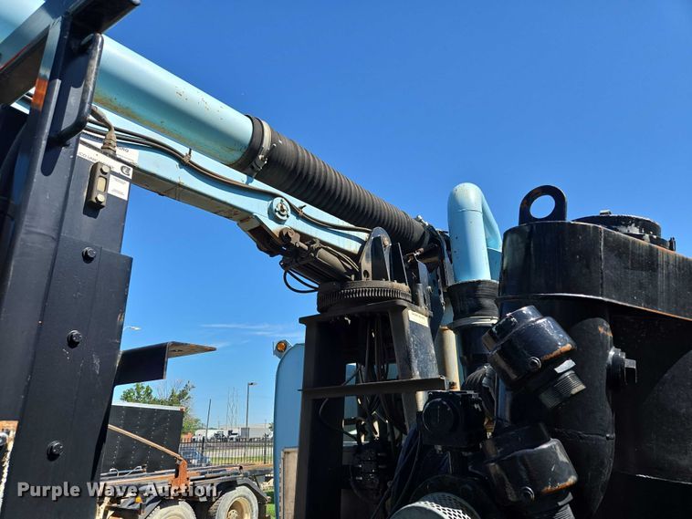 image for item EQ6996 2005 International 7500 sewer jetter truck