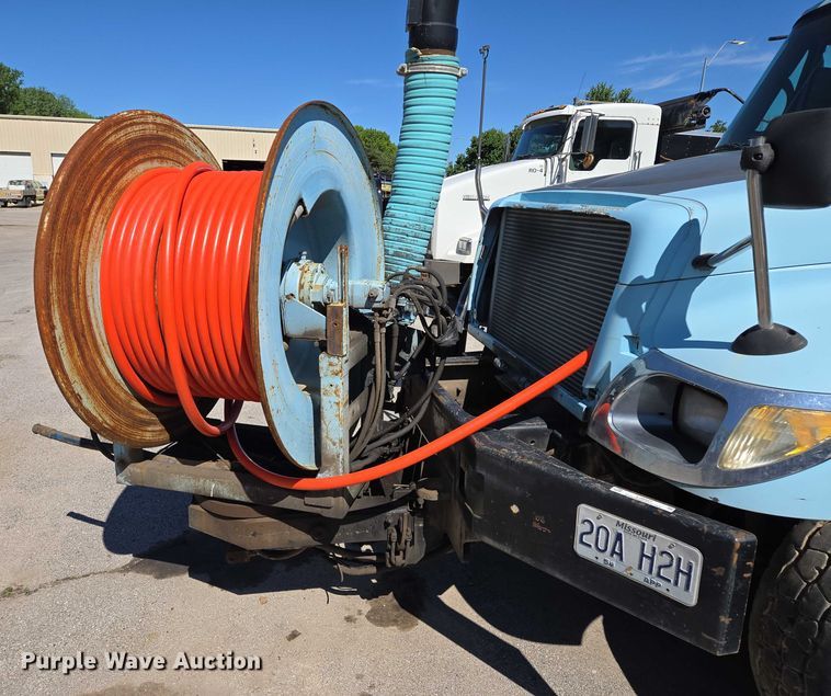 image for item EQ6996 2005 International 7500 sewer jetter truck