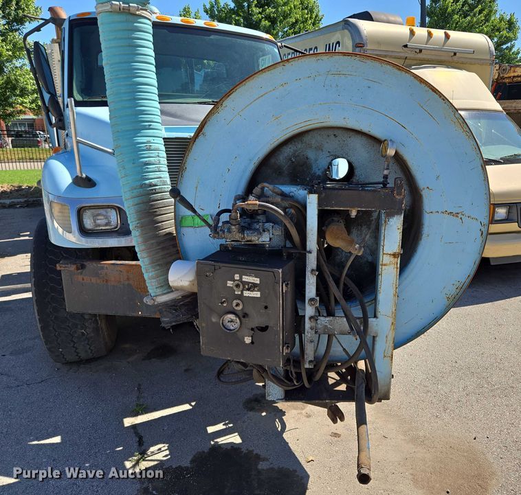 image for item EQ6996 2005 International 7500 sewer jetter truck