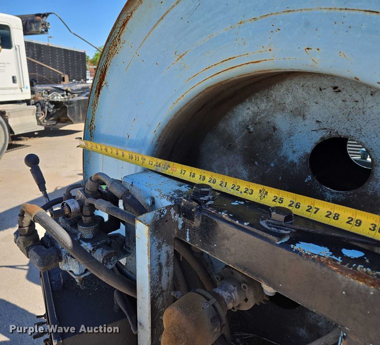 image for item EQ6996 2005 International 7500 sewer jetter truck