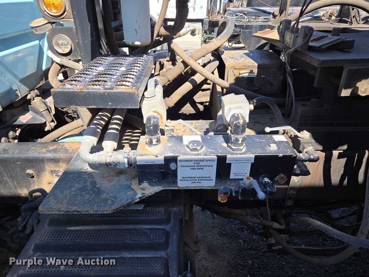 image for item EQ6996 2005 International 7500 sewer jetter truck