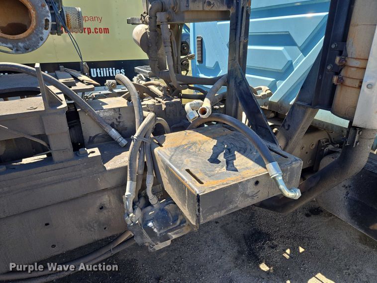 image for item EQ6996 2005 International 7500 sewer jetter truck