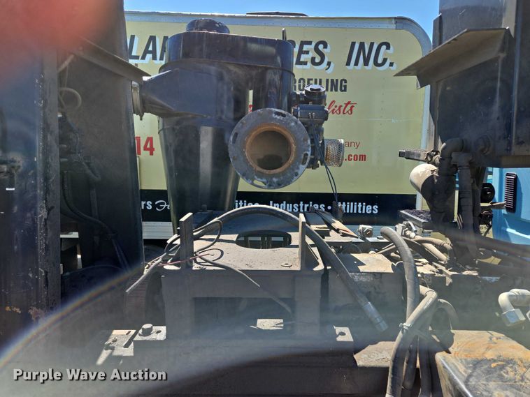 image for item EQ6996 2005 International 7500 sewer jetter truck