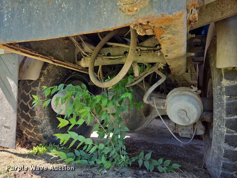 image for item EQ6996 2005 International 7500 sewer jetter truck