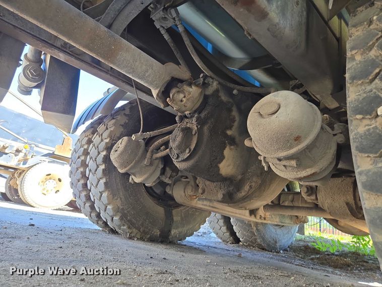 image for item EQ6996 2005 International 7500 sewer jetter truck