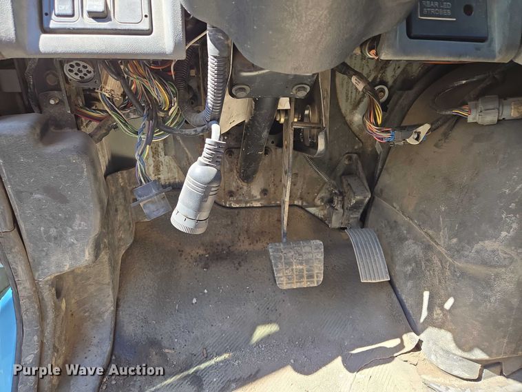 image for item EQ6996 2005 International 7500 sewer jetter truck