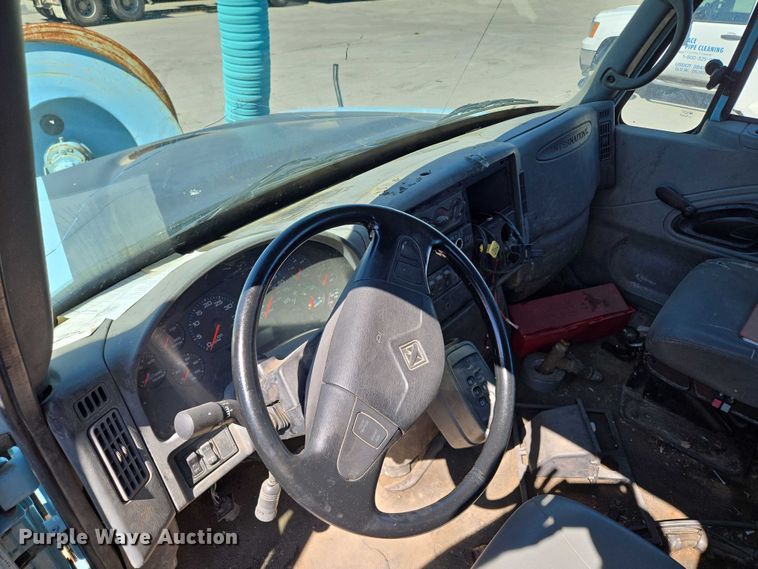 image for item EQ6996 2005 International 7500 sewer jetter truck