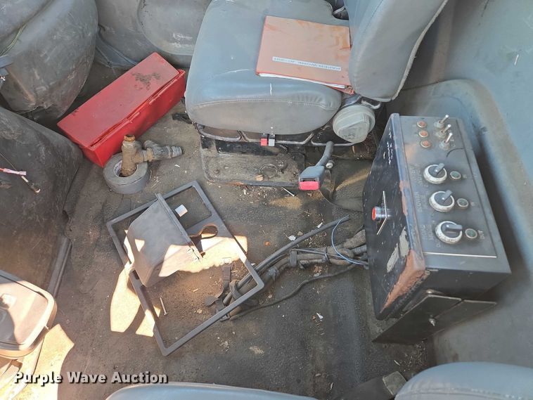 image for item EQ6996 2005 International 7500 sewer jetter truck