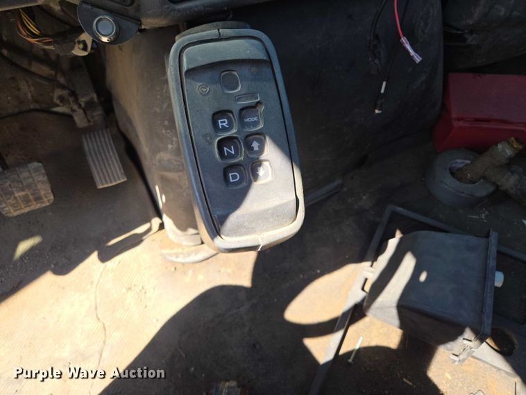 image for item EQ6996 2005 International 7500 sewer jetter truck