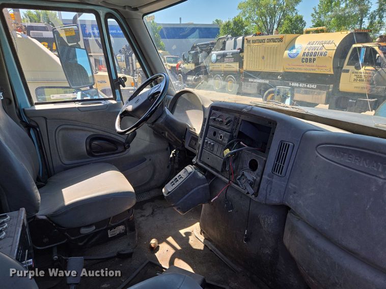 image for item EQ6996 2005 International 7500 sewer jetter truck