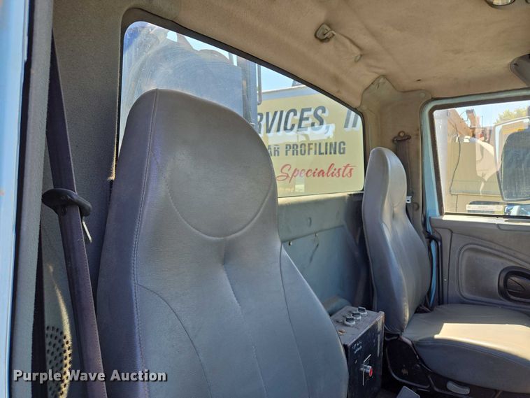 image for item EQ6996 2005 International 7500 sewer jetter truck