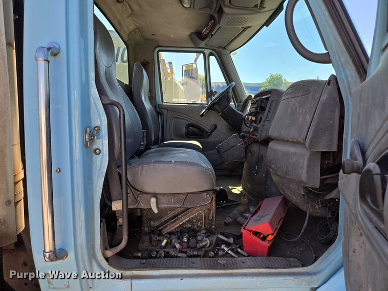 image for item EQ6996 2005 International 7500 sewer jetter truck