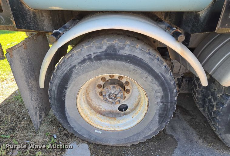 image for item EQ6996 2005 International 7500 sewer jetter truck