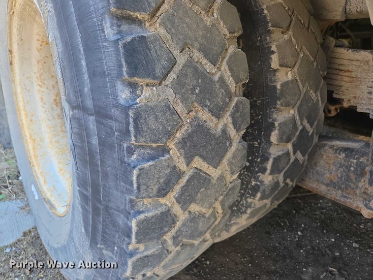 image for item EQ6996 2005 International 7500 sewer jetter truck