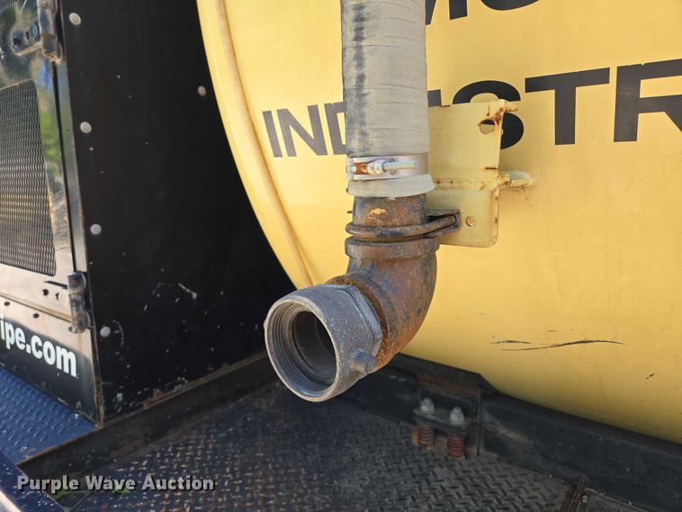 image for item EQ6999 1996 GMC Topkick sewer jetter truck