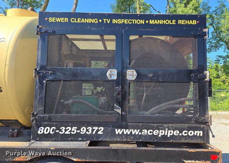 image for item EQ6999 1996 GMC Topkick sewer jetter truck