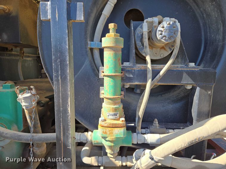 image for item EQ6999 1996 GMC Topkick sewer jetter truck