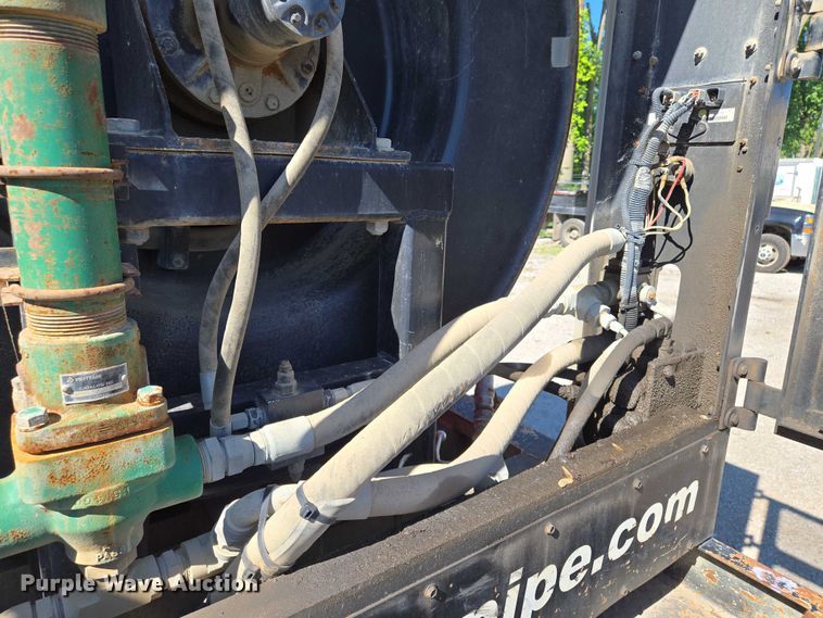 image for item EQ6999 1996 GMC Topkick sewer jetter truck