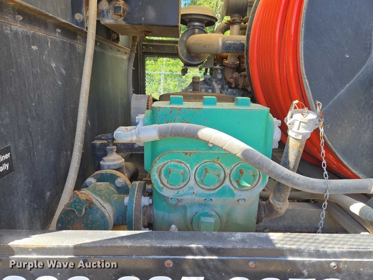 image for item EQ6999 1996 GMC Topkick sewer jetter truck