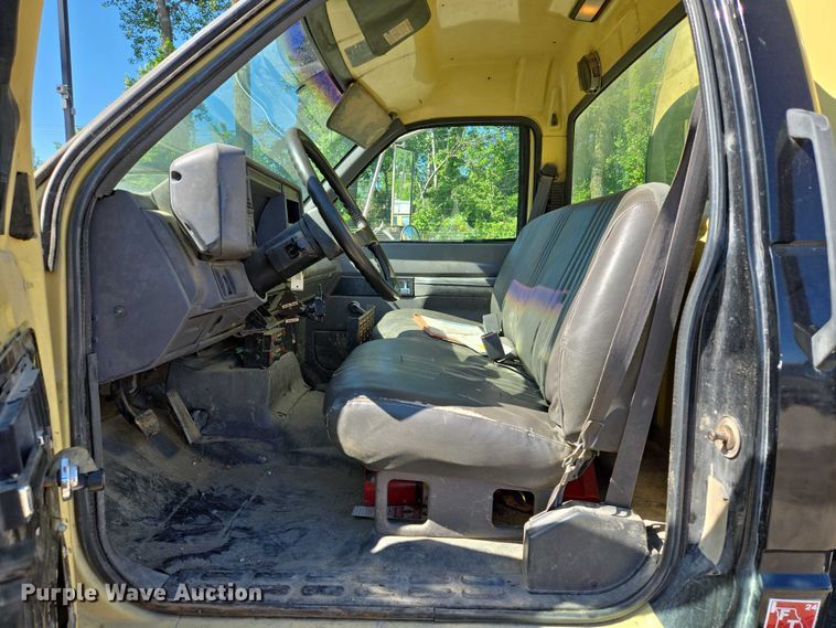 image for item EQ6999 1996 GMC Topkick sewer jetter truck