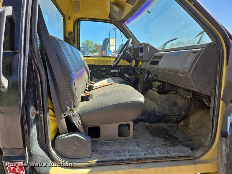 image for item EQ6999 1996 GMC Topkick sewer jetter truck