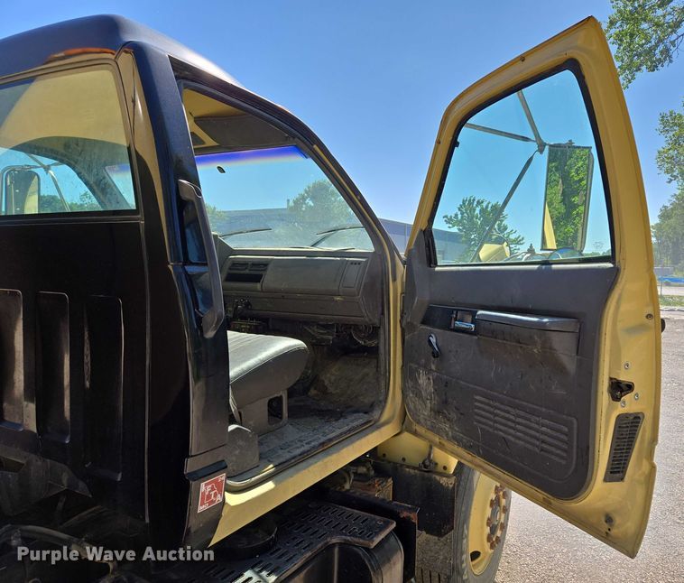 image for item EQ6999 1996 GMC Topkick sewer jetter truck