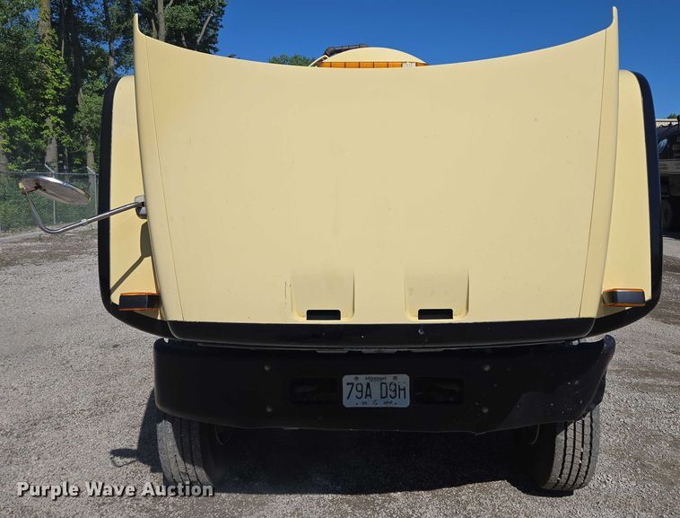 image for item EQ6999 1996 GMC Topkick sewer jetter truck