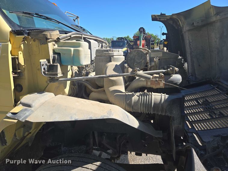 image for item EQ6999 1996 GMC Topkick sewer jetter truck