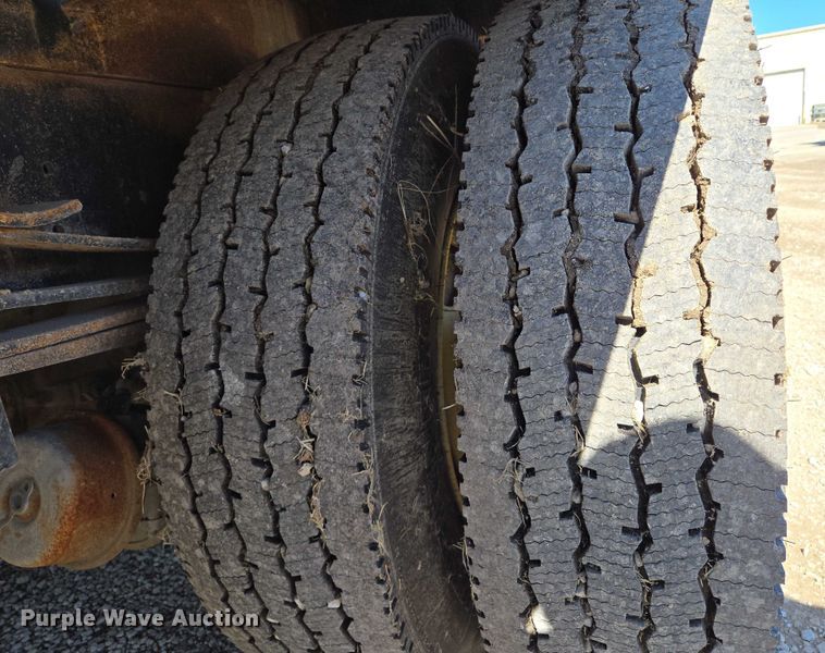 image for item EQ6999 1996 GMC Topkick sewer jetter truck