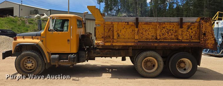 image for item ER5228 1989 International F1954 dump truck