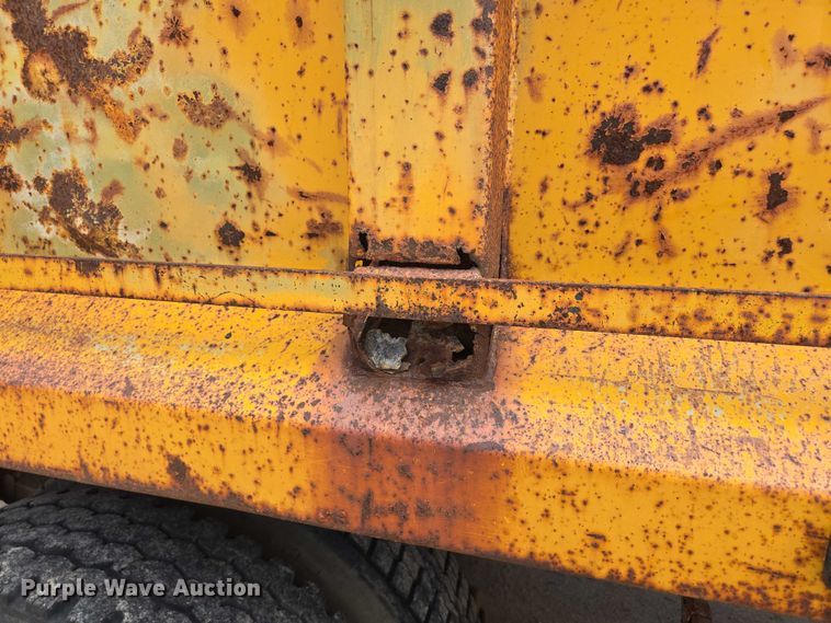 image for item ER5228 1989 International F1954 dump truck