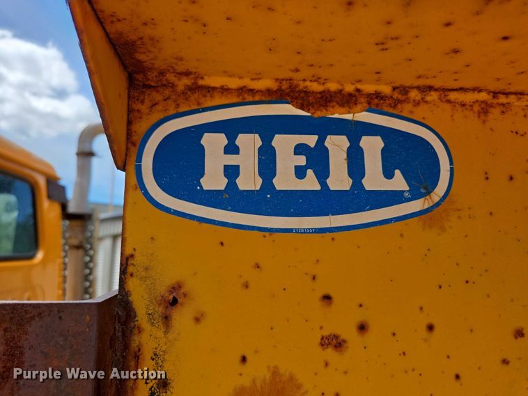 image for item ER5228 1989 International F1954 dump truck