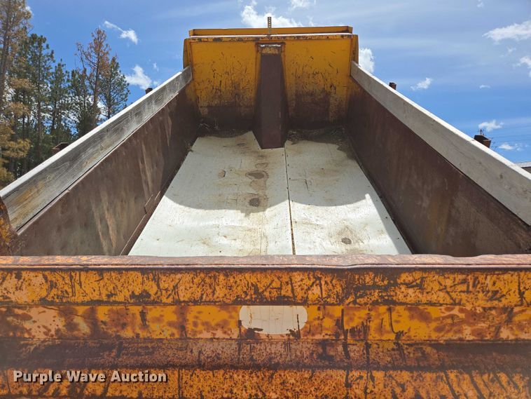 image for item ER5228 1989 International F1954 dump truck