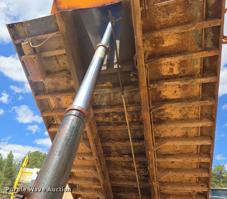 image for item ER5228 1989 International F1954 dump truck