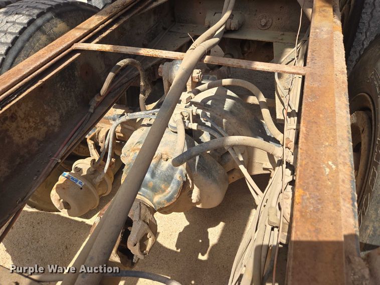 image for item ER5228 1989 International F1954 dump truck