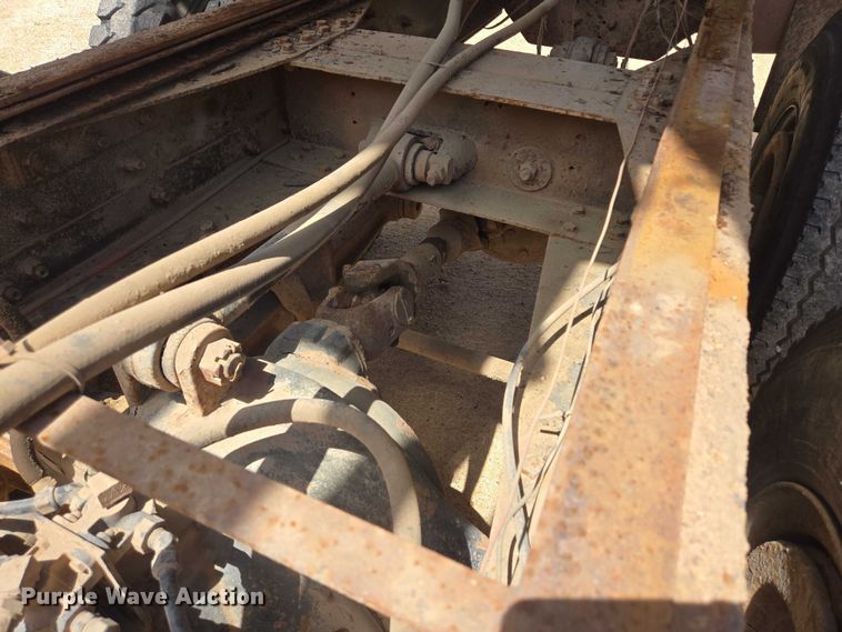 image for item ER5228 1989 International F1954 dump truck