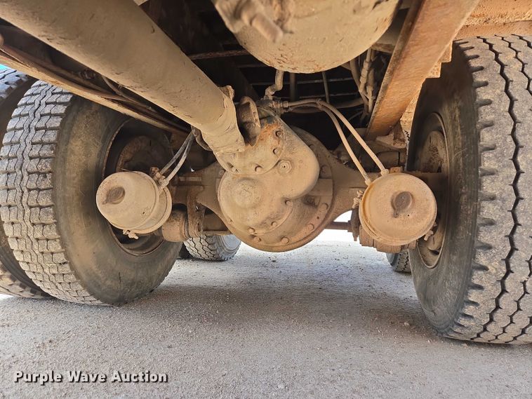 image for item ER5228 1989 International F1954 dump truck