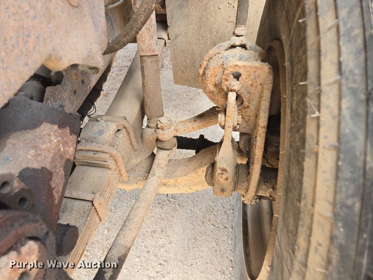 image for item ER5228 1989 International F1954 dump truck