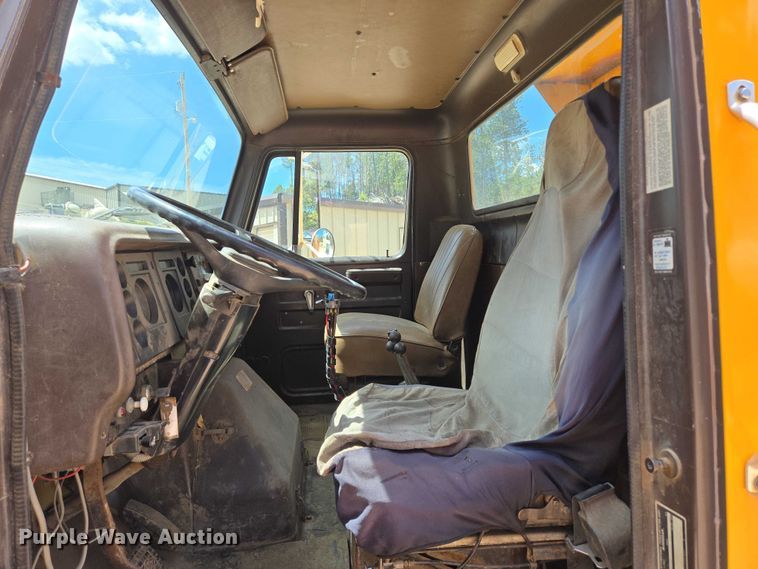 image for item ER5228 1989 International F1954 dump truck