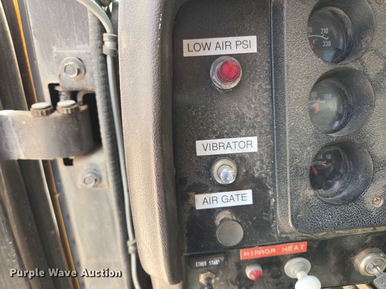 image for item ER5228 1989 International F1954 dump truck