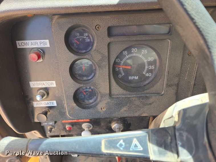 image for item ER5228 1989 International F1954 dump truck