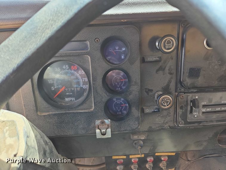 image for item ER5228 1989 International F1954 dump truck