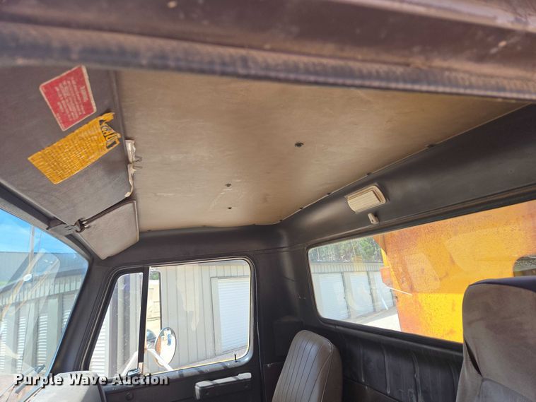 image for item ER5228 1989 International F1954 dump truck