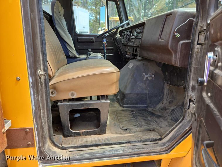 image for item ER5228 1989 International F1954 dump truck