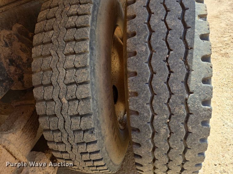 image for item ER5228 1989 International F1954 dump truck