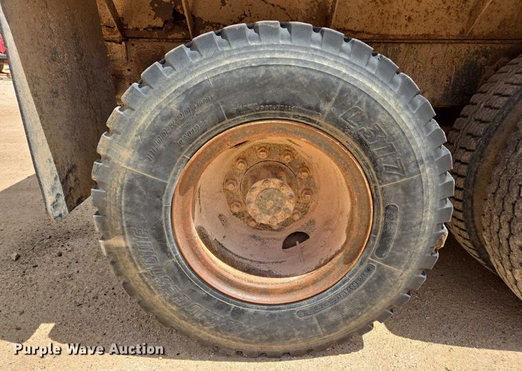 image for item ER5228 1989 International F1954 dump truck